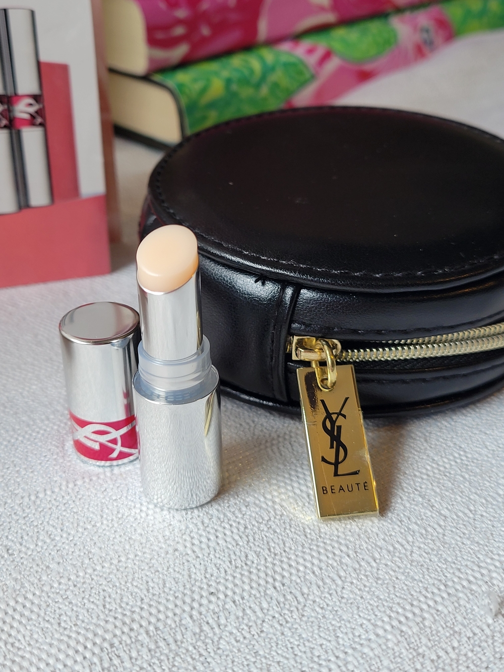 Yves Saint Laurent Leather Round Pouch with 2 Rouge Volupte - Picture 2 of 2